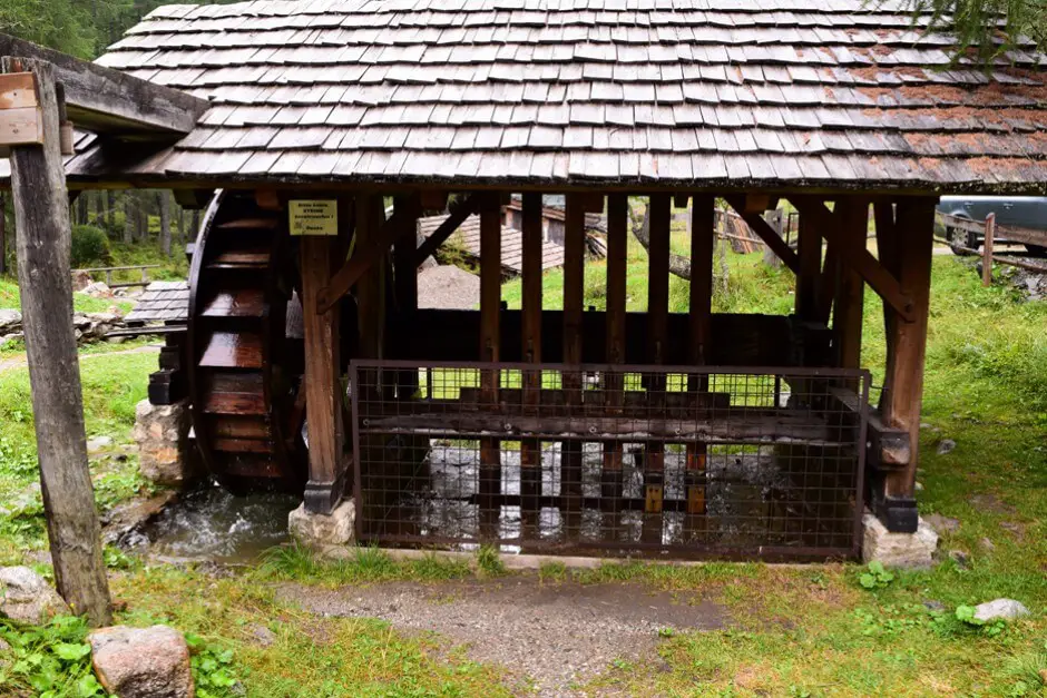 Grinder in the gold mining village