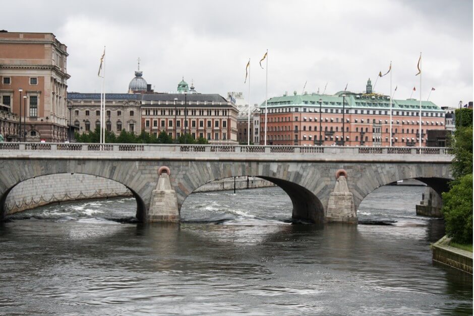 The Norrbro Bridge leads to the castle