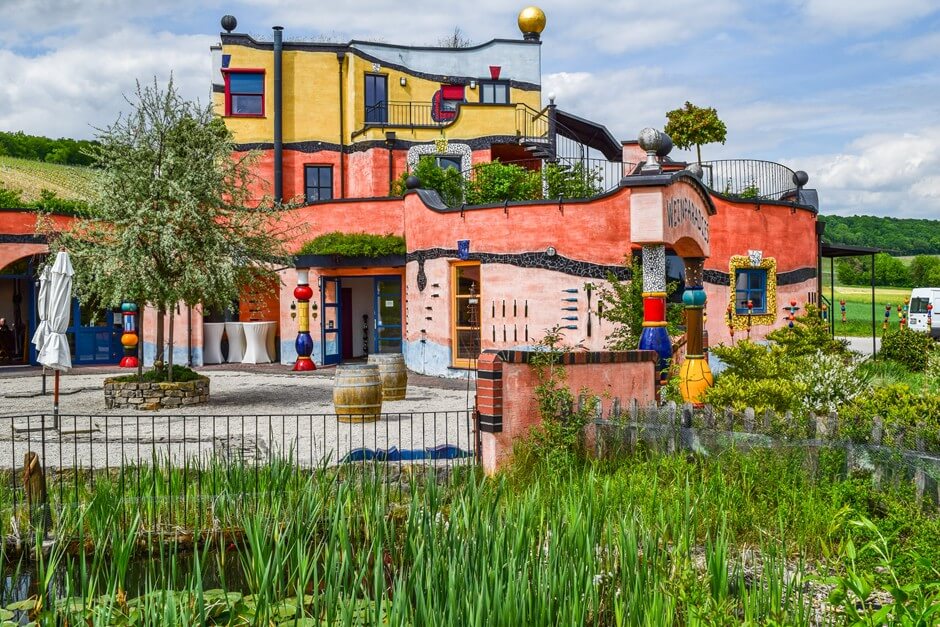 Hundertwasserhaus in Untereisenheim - architecture in the winery