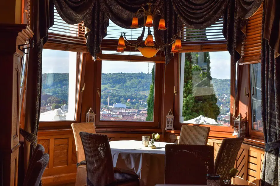 Popular for weddings - bay window with a view from the Würzburg Hotel Weingut