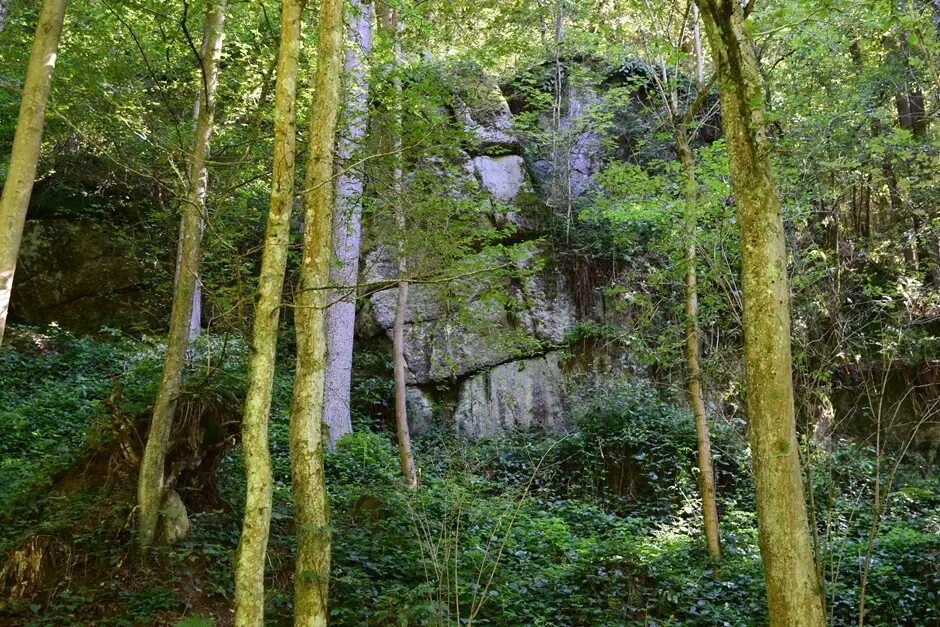 Block stones as places of power on our hike through