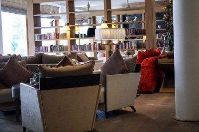 Bibliothek im Travel Charme Ifen - Winter Wellness Österreich