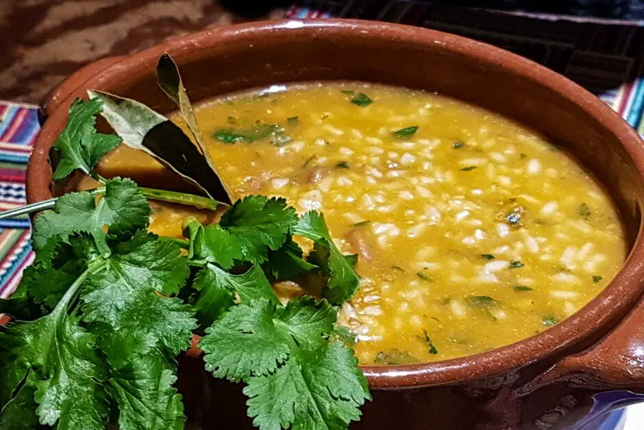 Rice soup with coriander