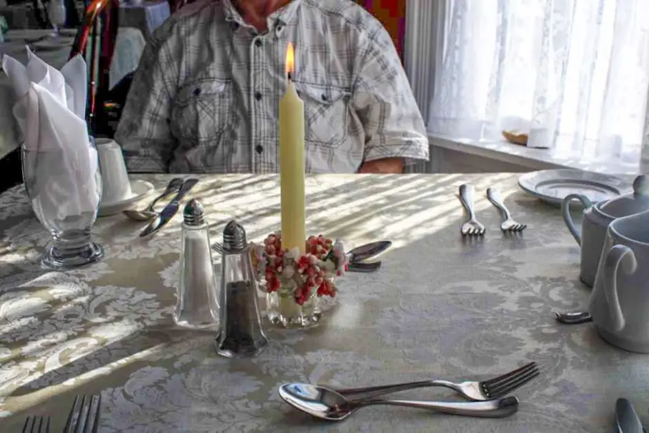 Romantisches Dinner bei Kerzenschein bei Skipper Ben's in Cupids Neufundland
