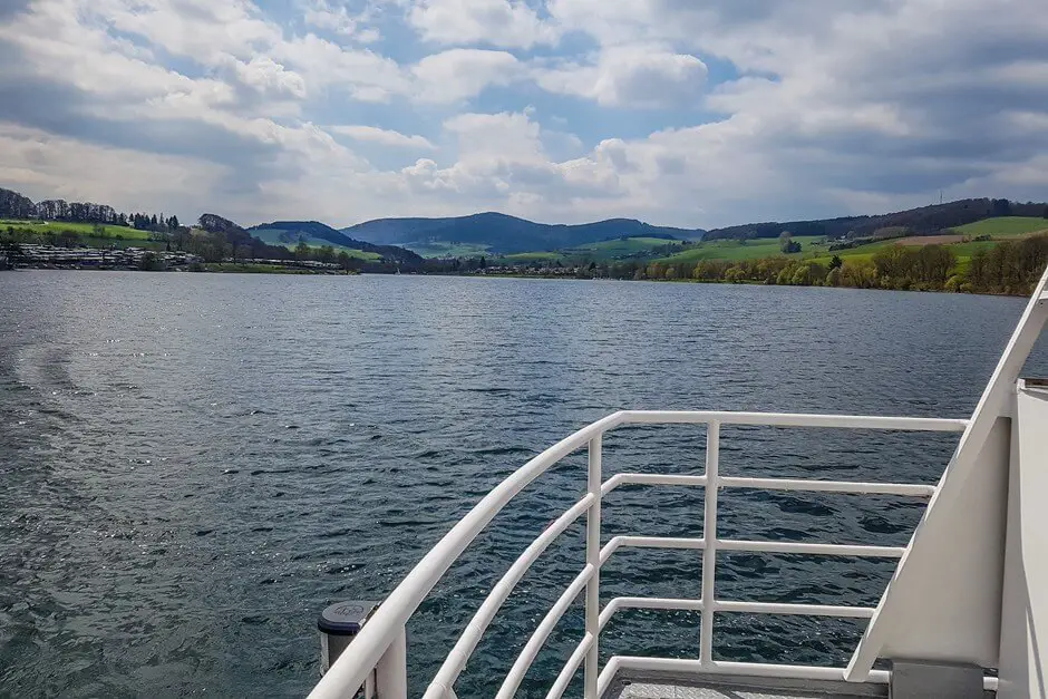 Bootsfahrt passt zum Diemelsee Wandern Rundweg