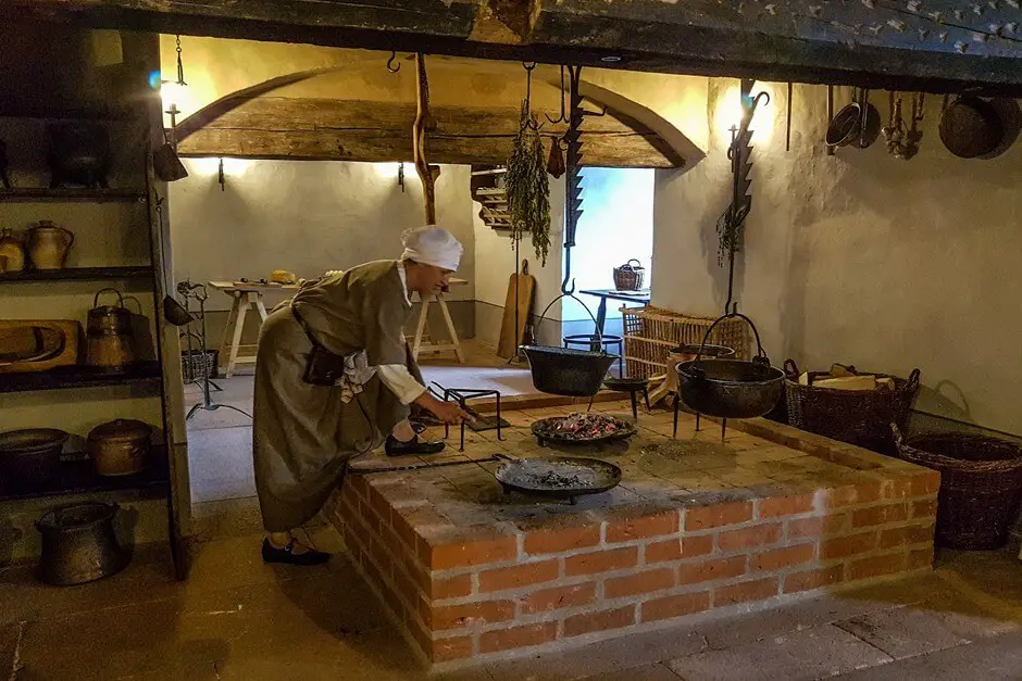 Enjoy medieval cooking travel tips