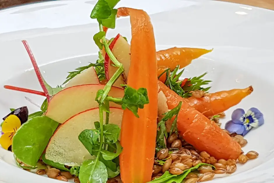 Bon Appetit in Irland - Tipperary Boutique Destillerie Gerste, Annie's Karotten und Apfel Salat