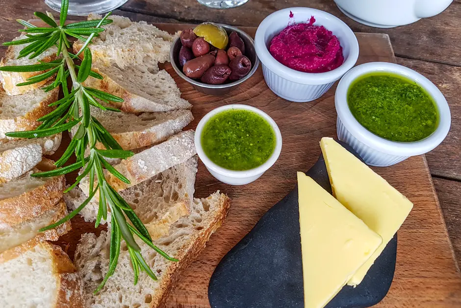 Bread with dips