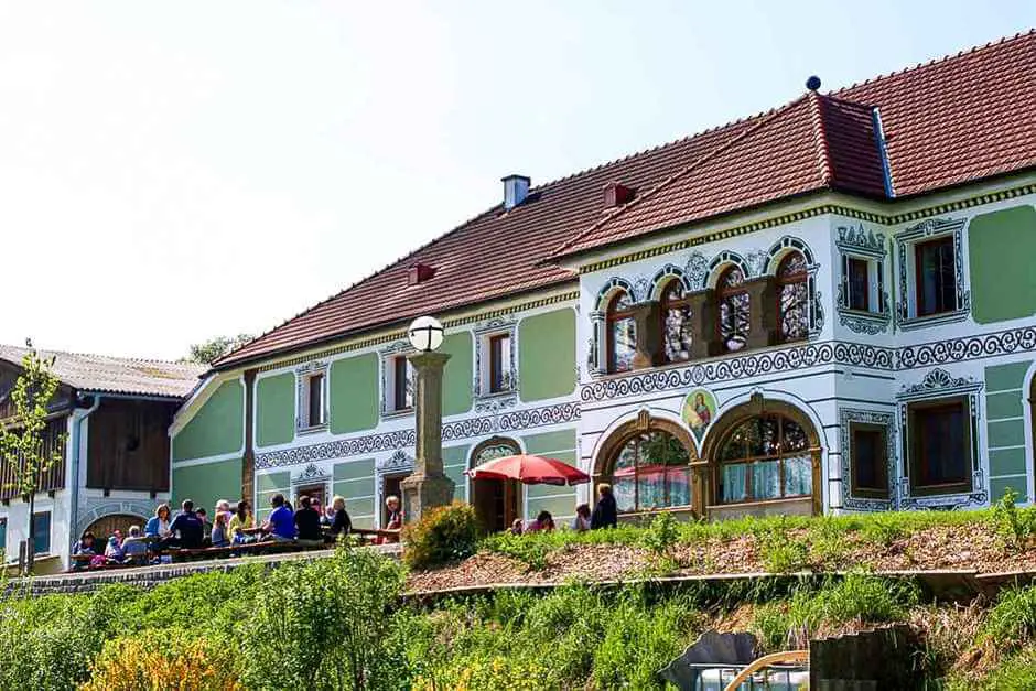 Zur Birnenblüte im Mostviertel beim Mostbaron von Hauersdorf