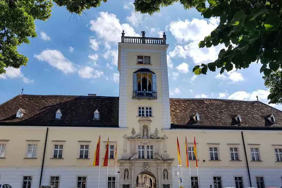 Stift Heiligenkreuz und Schloss Mayerling für Genießer