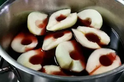 pears in red wine
