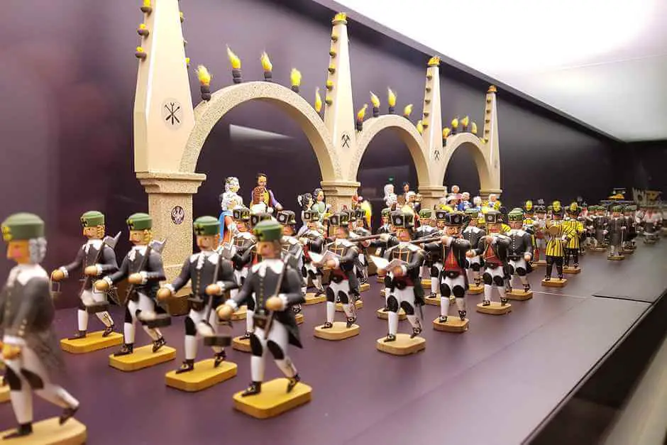 Erzgebirgisches Kunsthandwerk - Bergmannparade