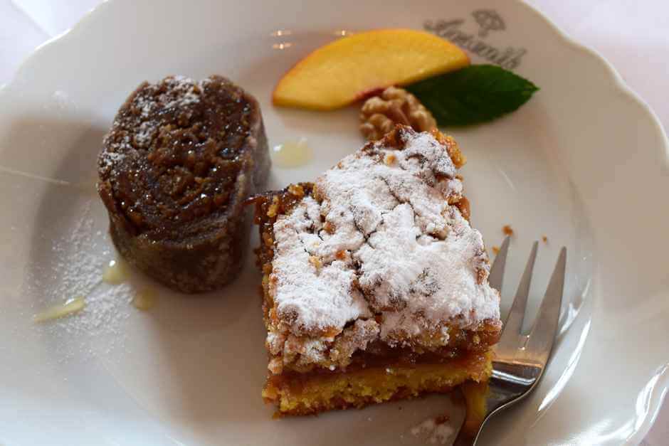 Buchweizenstrudel und Streuselkuchen