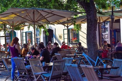 Restaurants und Cafés in Ljubljana am Flussufer
