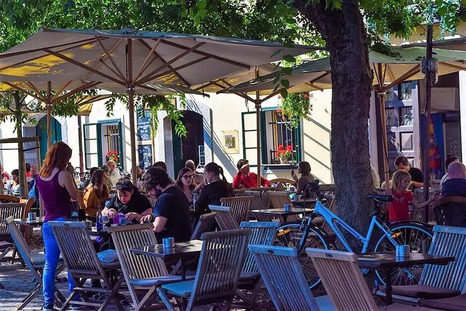 Restaurants und Cafés in Ljubljana am Flussufer - kulinarisch Reisen in Slowenien