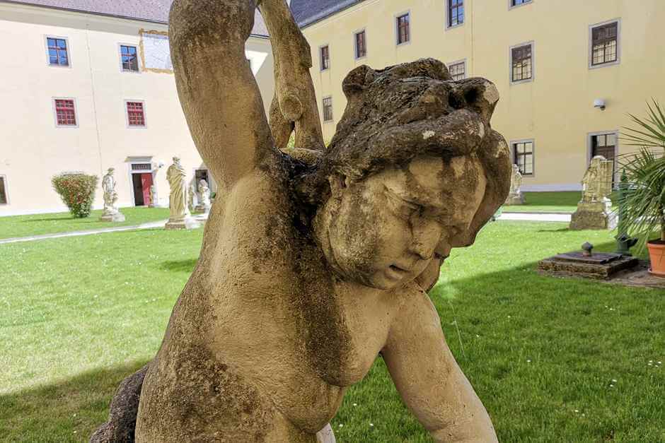 Statuen im Konventgarten - für einen Auszeit Urlaub für Seele und Geist