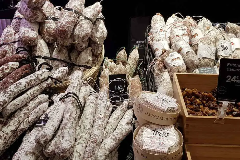 Sausage and cheese specialties from France - culinary souvenirs from the holidays