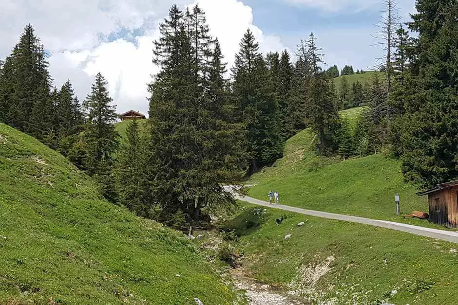 In Lofer Wandern macht Spaß - Wanderschuhe für breite Füße vorausgesetzt