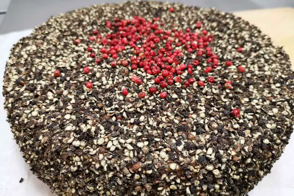 The Pfefferkaese looks like a cake
