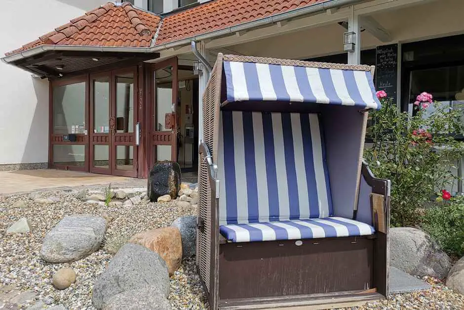 Entrance to the Parkhotel Emstaler Hoehe