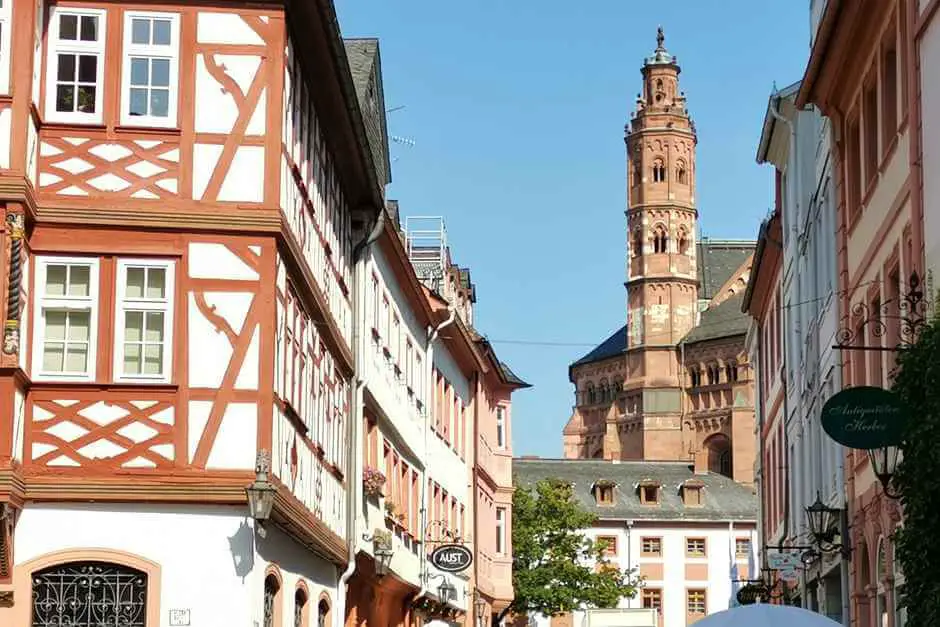 Augustinerstrasse and Mainer Dom - two top sights in Mainz for the mind and eyes