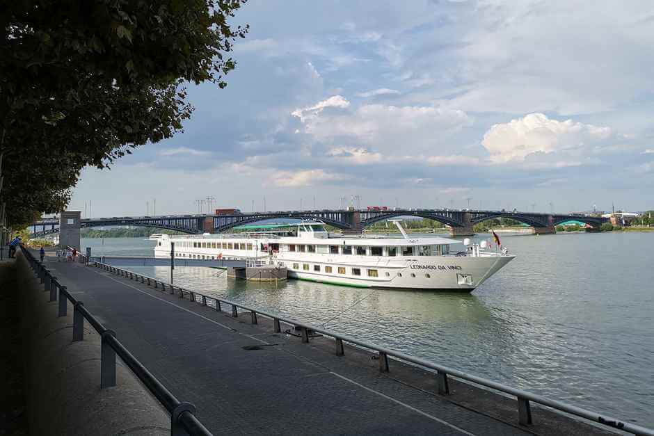 The Leonardo da Vinci in the port of Mainz