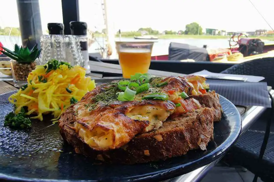 Omelette in restaurant De Bastaard in Kampen