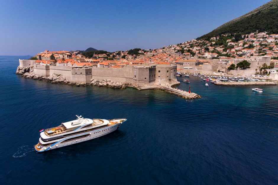 Island hopping through the Croatia islands