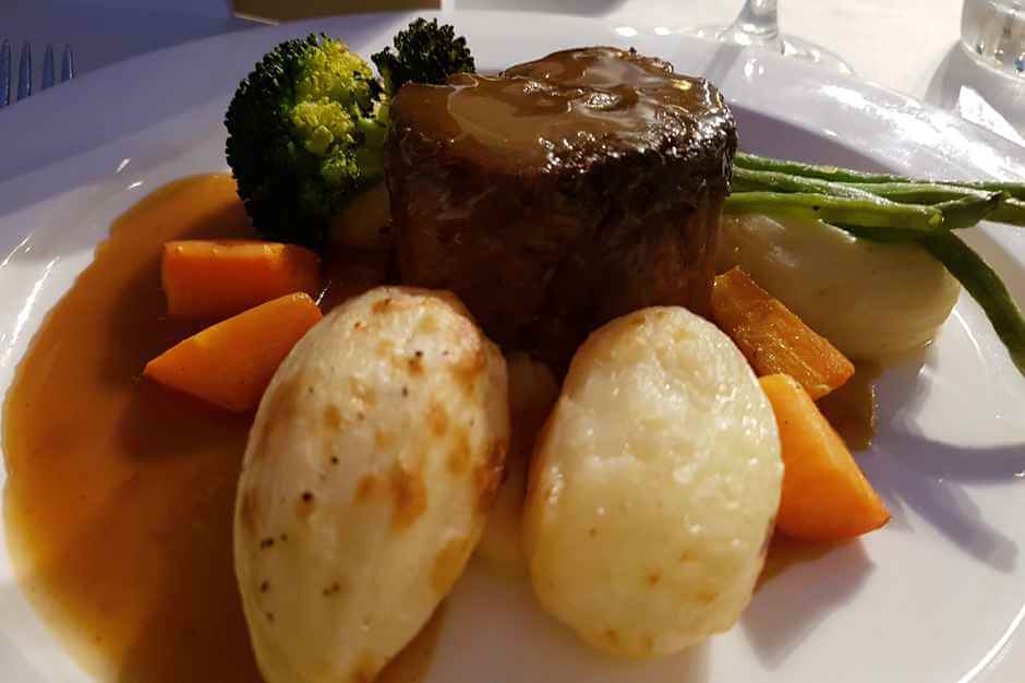 Featherblade of Scottish Beef with Chateaux Potatoes, Veggies and red wine jus