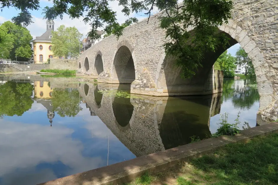 View from the picnic area to the Lahn Bridge - picnic areas in Germany