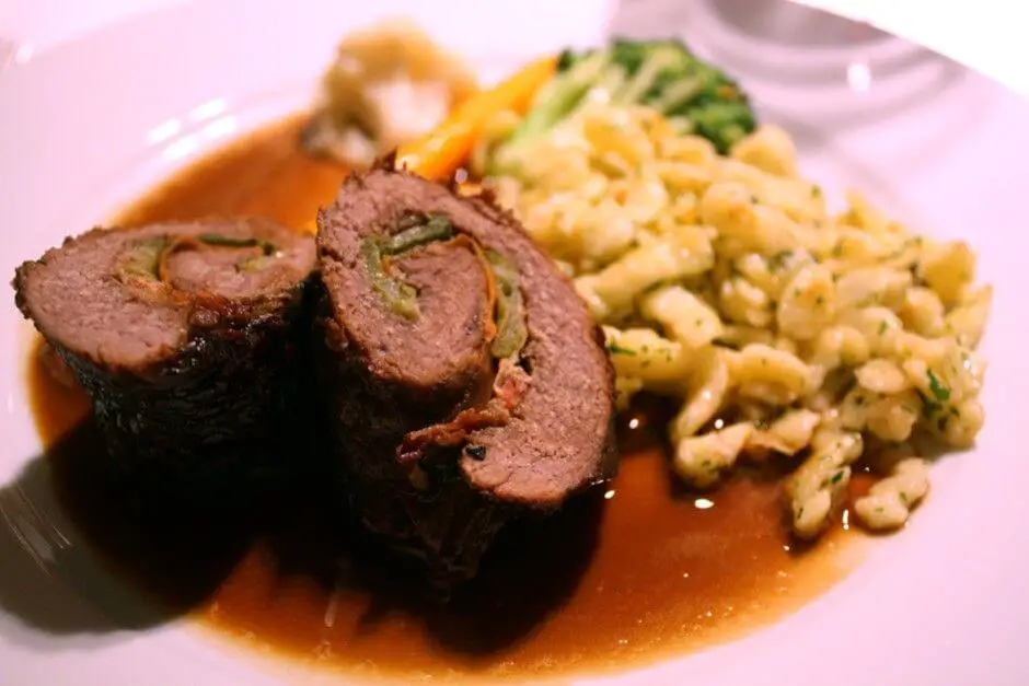 Good food in Salzburg at the Brunnauer restaurant with beef roulades with spaetzle