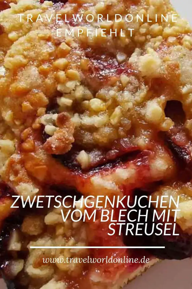 Zwetschgenkuchen vom Blech mit Streusel