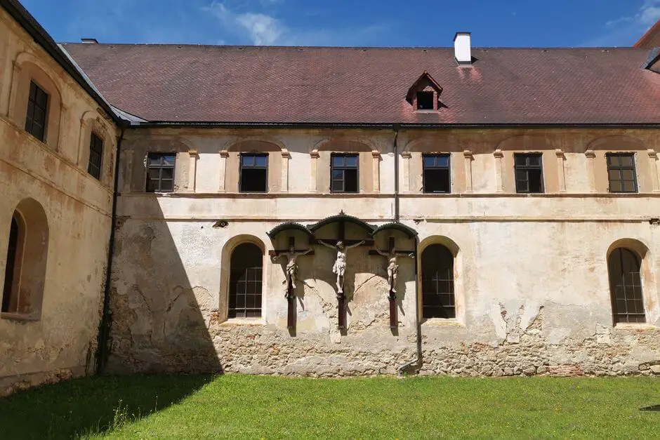 Hier befand sich einst der Kreuzgang - Historische Ausflugsziele in der Steiermark