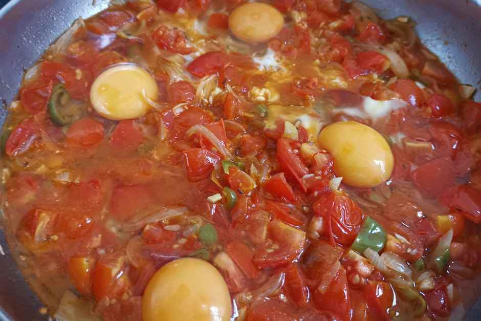 Shakshuka preparation