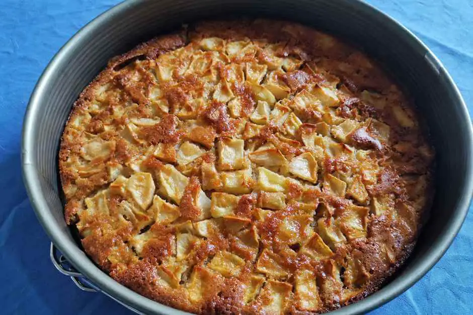 Tuscan apple pie - comfort food in autumn
