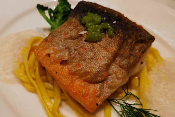 Eismeersaibling mit Safranfettuccine - elegante Wirtshauskultur