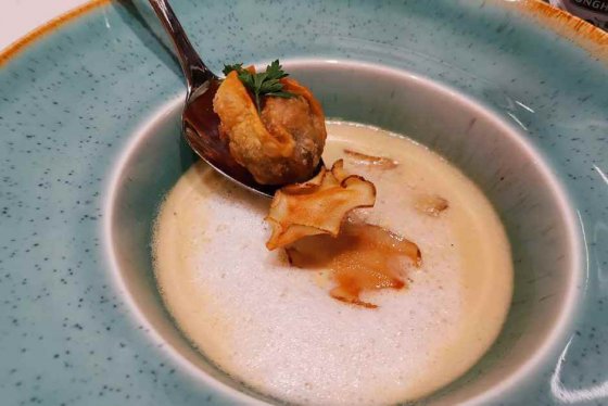 Suppe vom Topinambur mit Grammeltascherl - Gaststätten im Mühlviertel