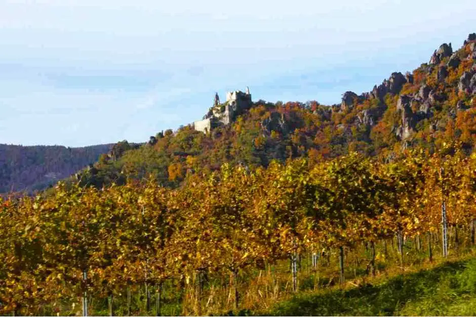 The castle in Dürnstein in autumn