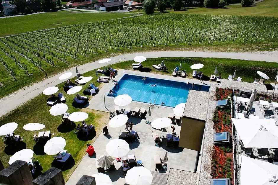 Pool landscape in the vineyard - pure relaxation in the Loisium Hotel