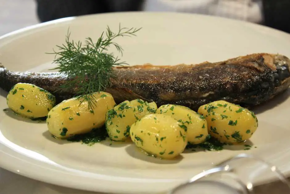 Char with parsley potatoes
