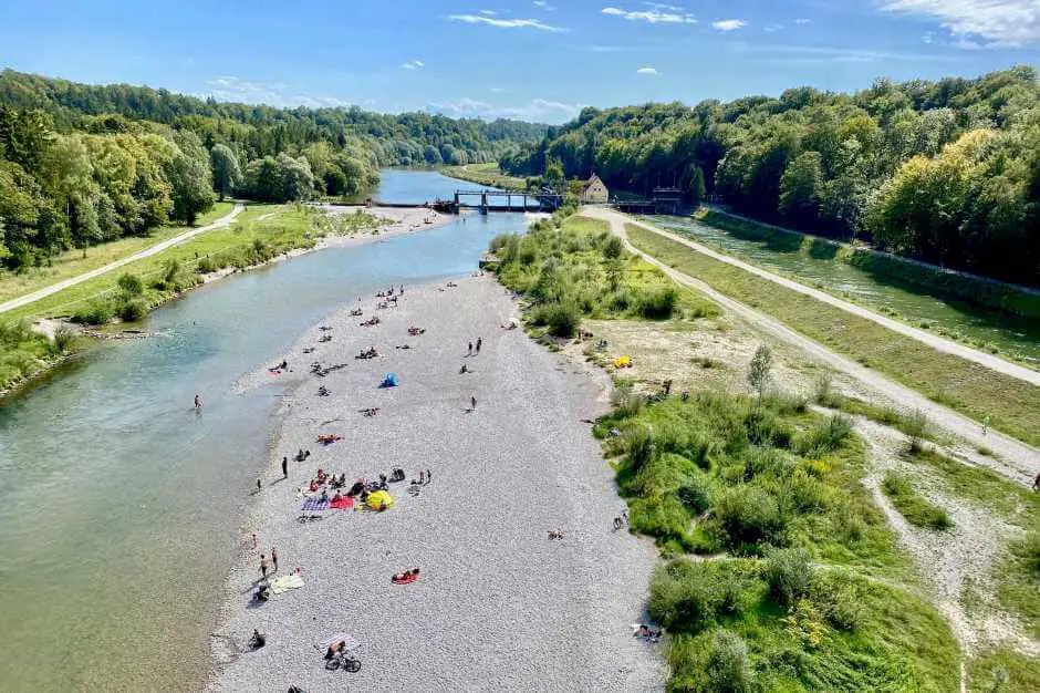 Radtour durch München an der Isar entlang