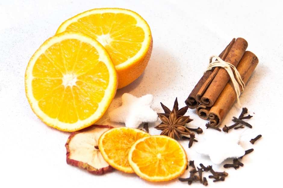 Ingredients for the white mulled wine recipe