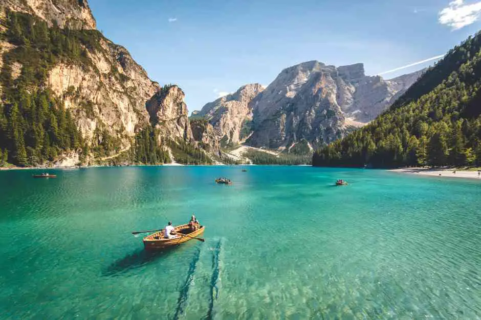 Slow travel on a lake