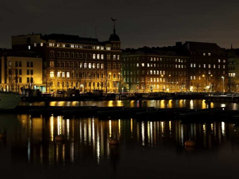 Hotels in Helsinki city center with airport shuttle