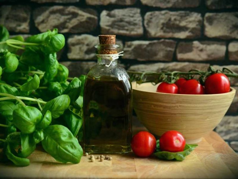 Olive oil directly from the producer for enjoyment like on the Mediterranean