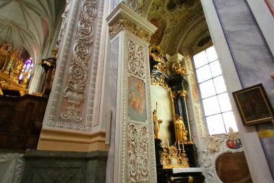 side altar