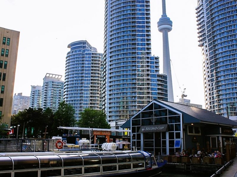 Walk at the Toronto Waterfront