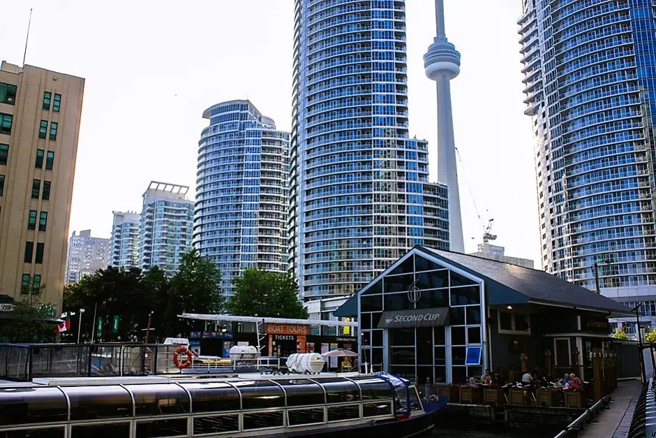 Walk at the Toronto Waterfront