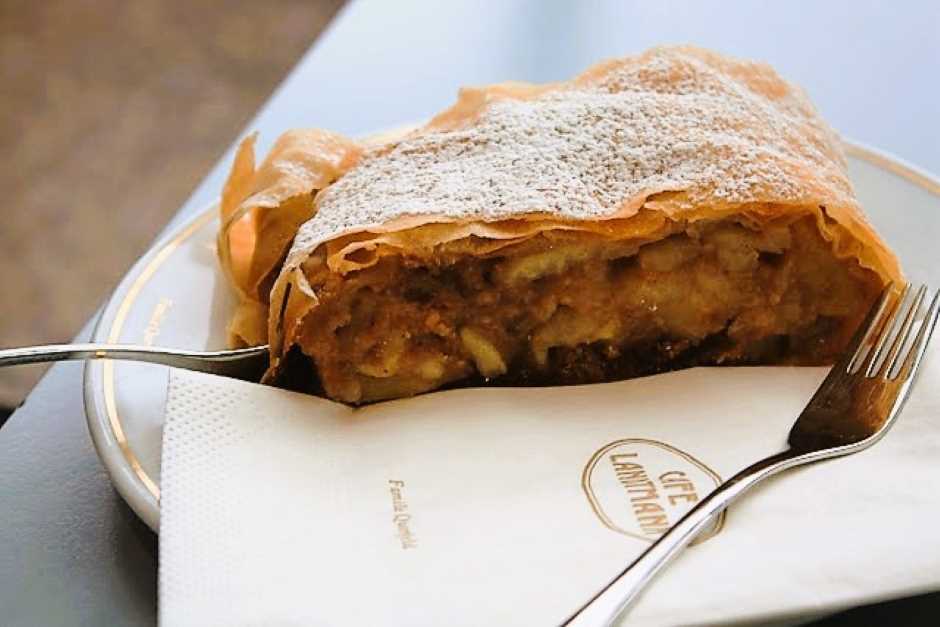 Apple strudel at Café Landtmann