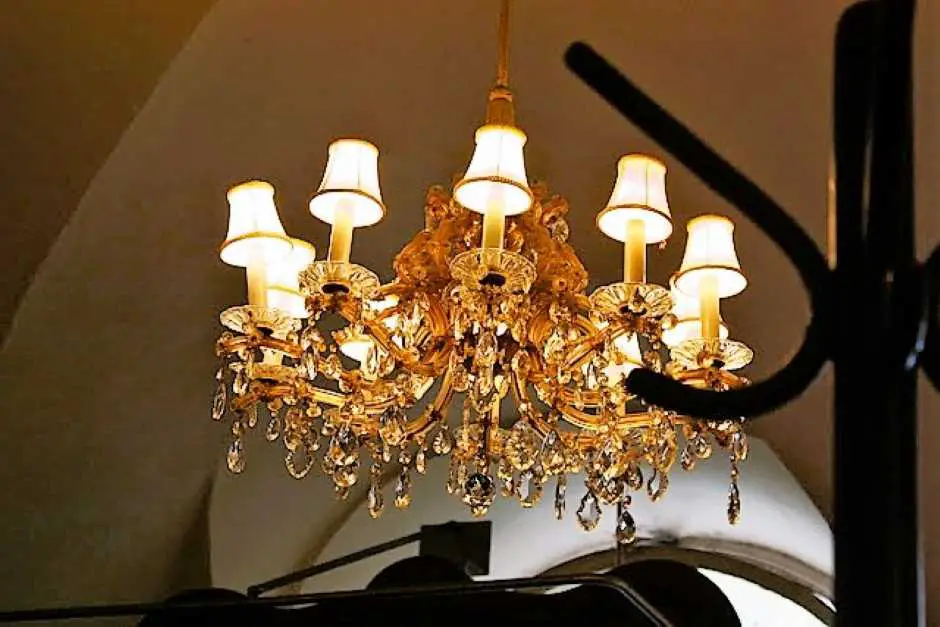 Chandelier in the Frauenhuber coffee house